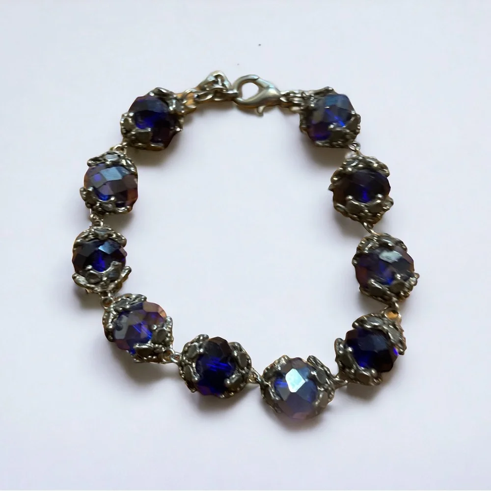 ✨ 3/$15 ✨ Blue Beaded Bracelet - Picture 1 of 2